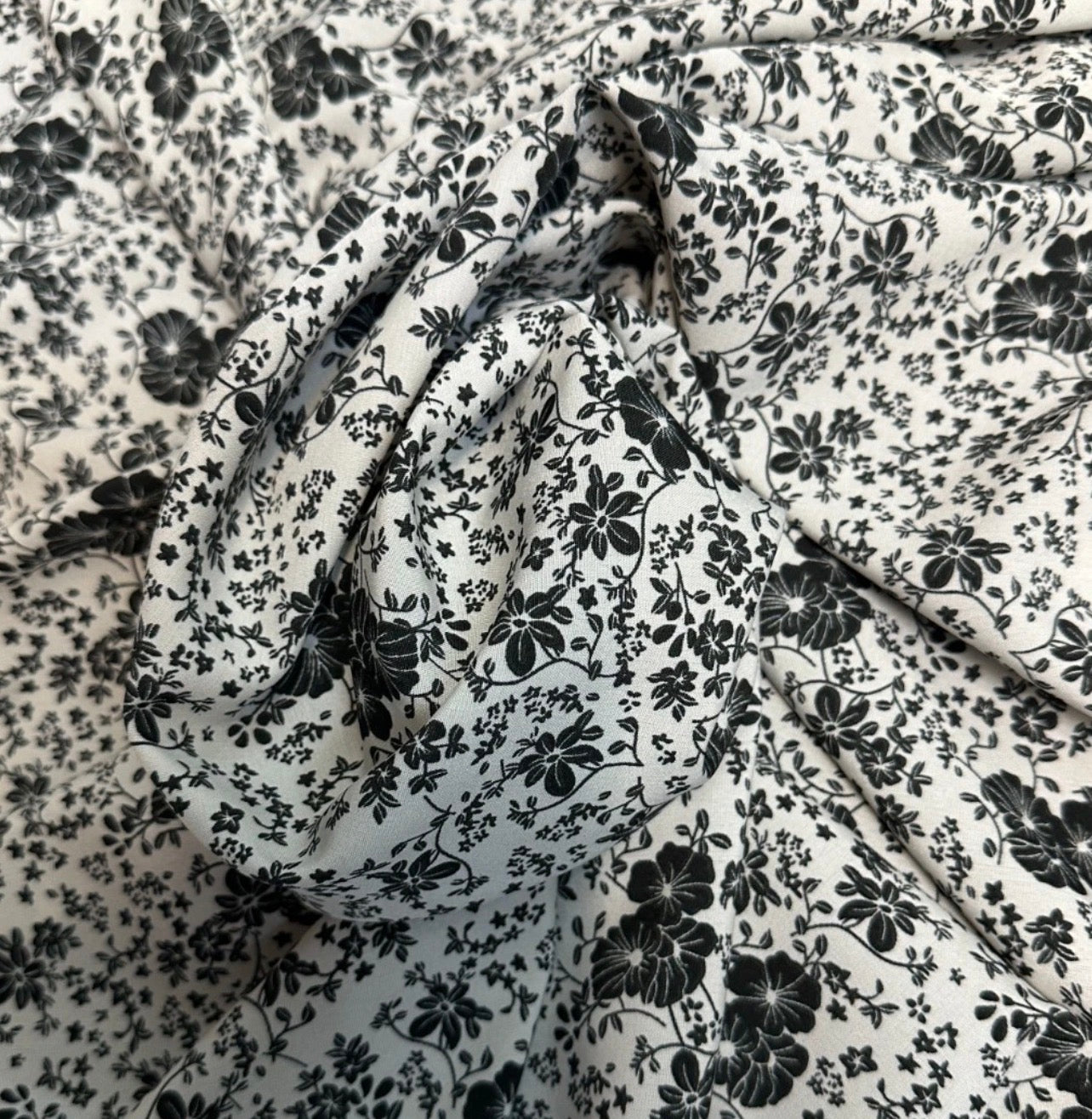 3 Metres Woven Crepe De Chine Fabric (58 Inches) - Floral Black White Print
